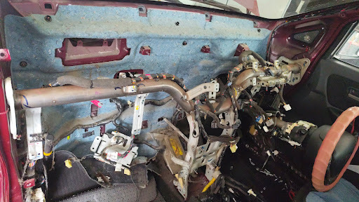 YAW CAR AIRCOND SERVICE AND REPAIR COMPRESSOR